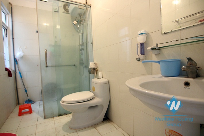 4 bedrooms house for lease in Hoang Hoa Tham street , Ba Dinh district.